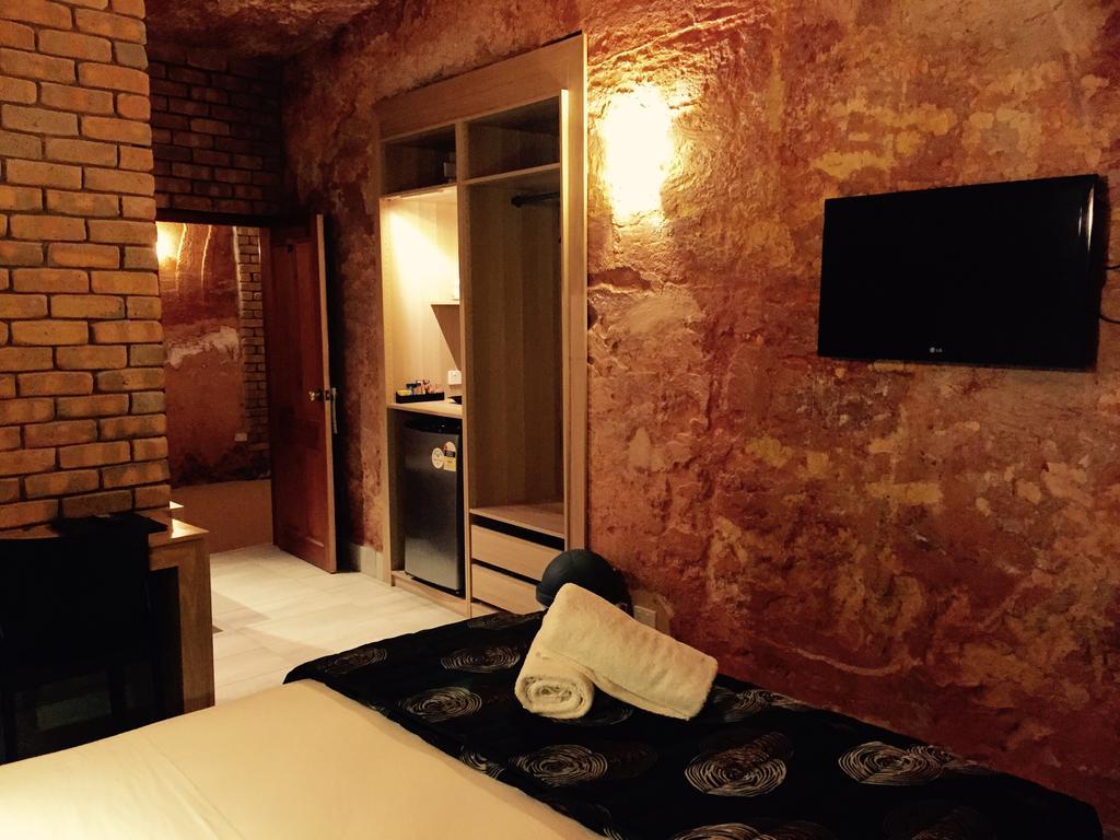 The Lookout Cave Underground Motel Coober Pedy Zimmer foto