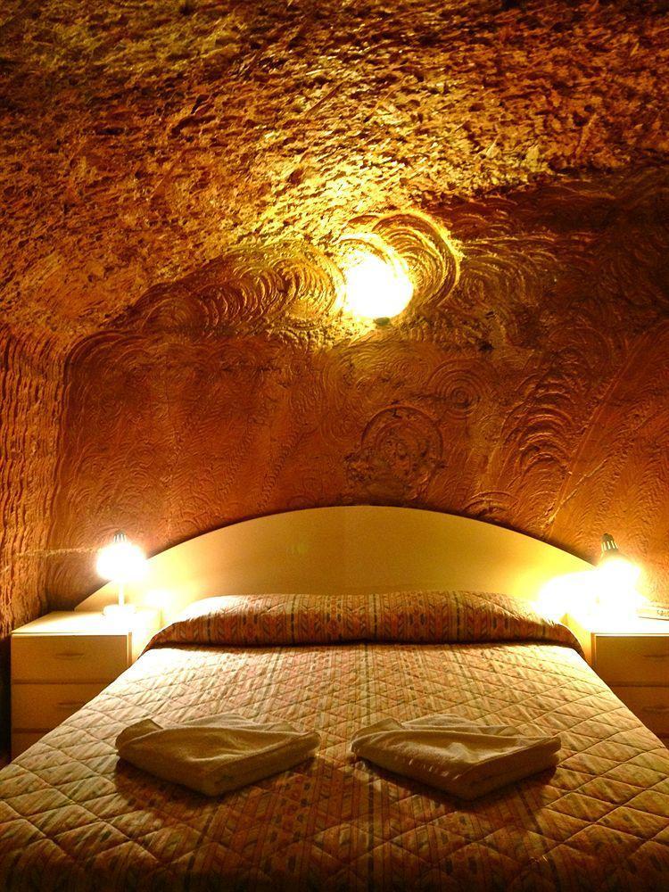 The Lookout Cave Underground Motel Coober Pedy Exterior foto