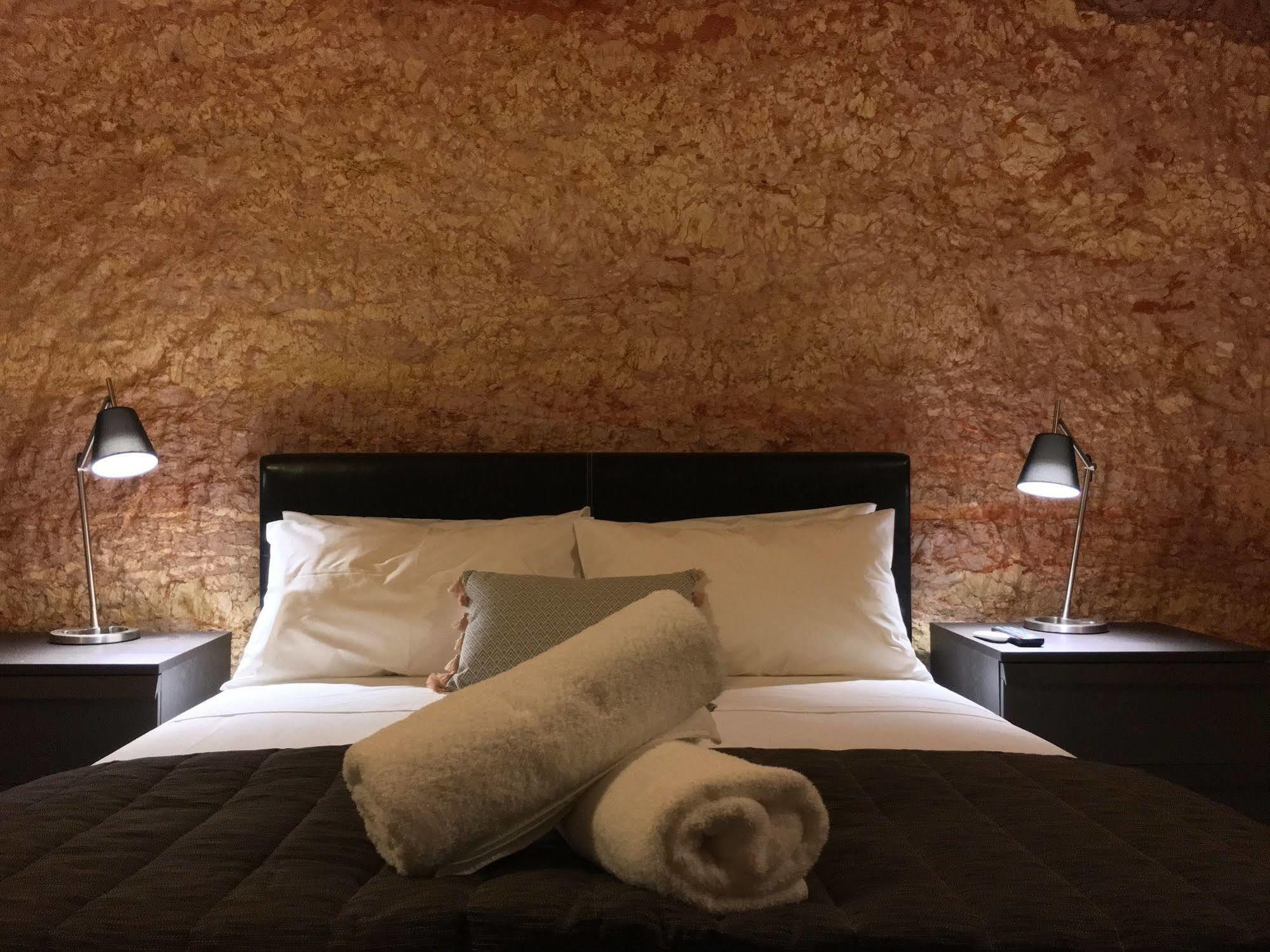 The Lookout Cave Underground Motel Coober Pedy Exterior foto